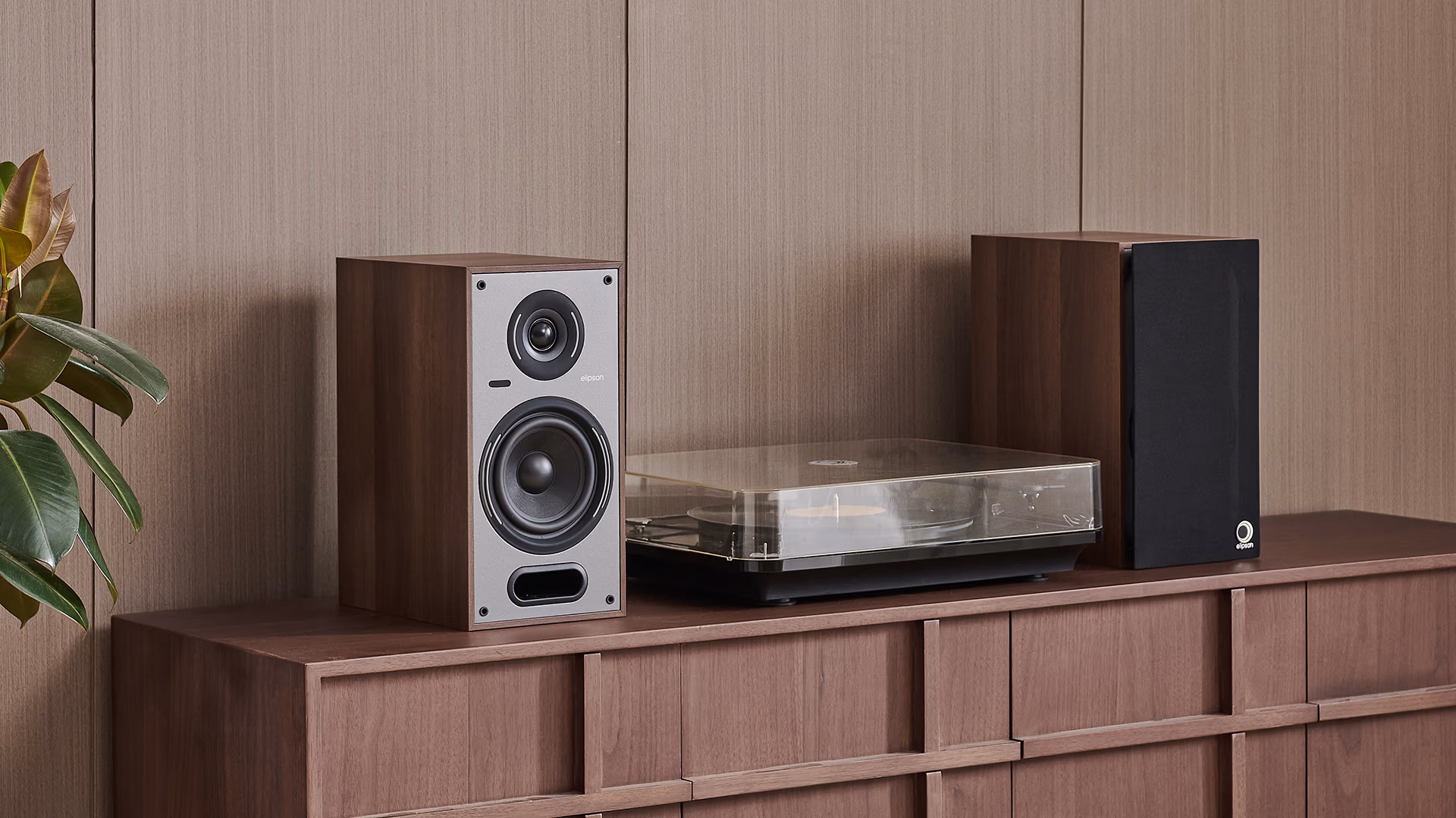 Elipson Horus 6B Active BT met platenspeler-setup