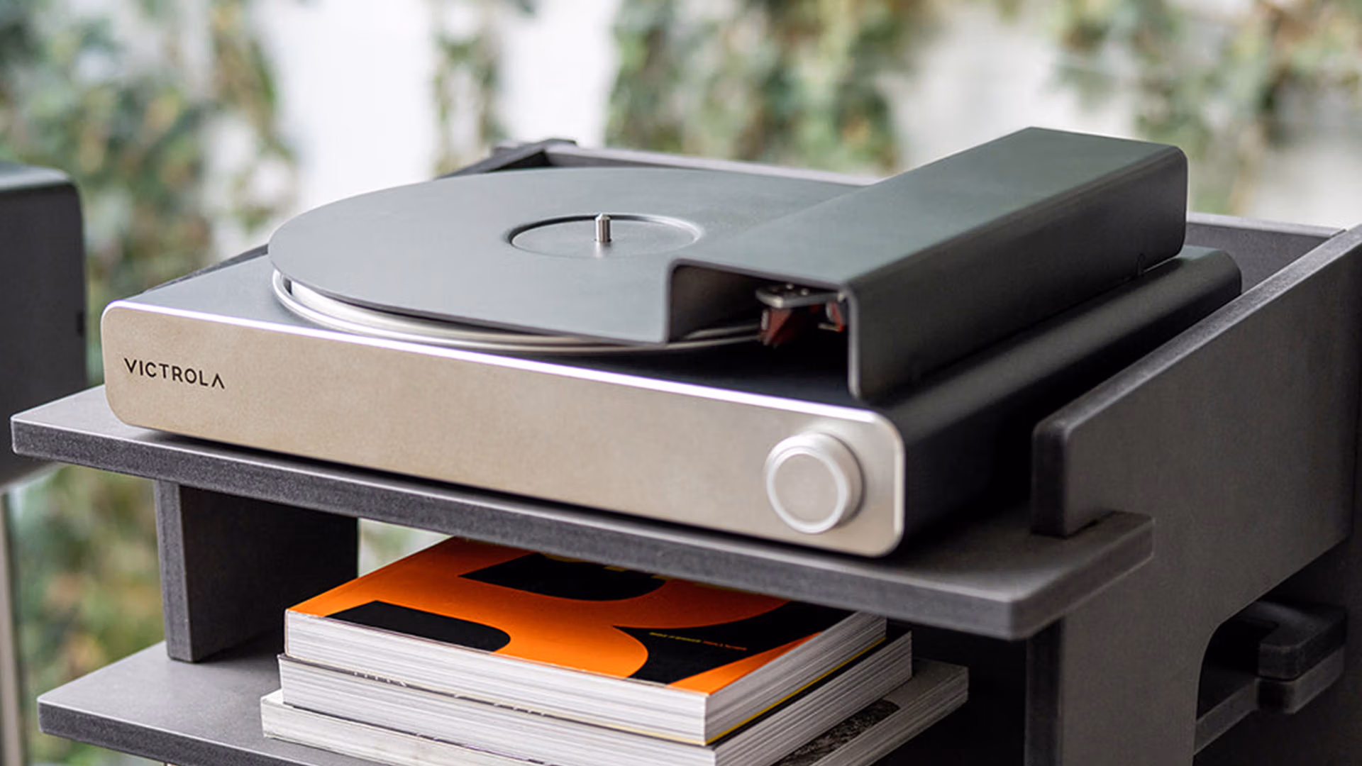 Victrola Stream Carbon carbonfiber + Ortofon 2M Red